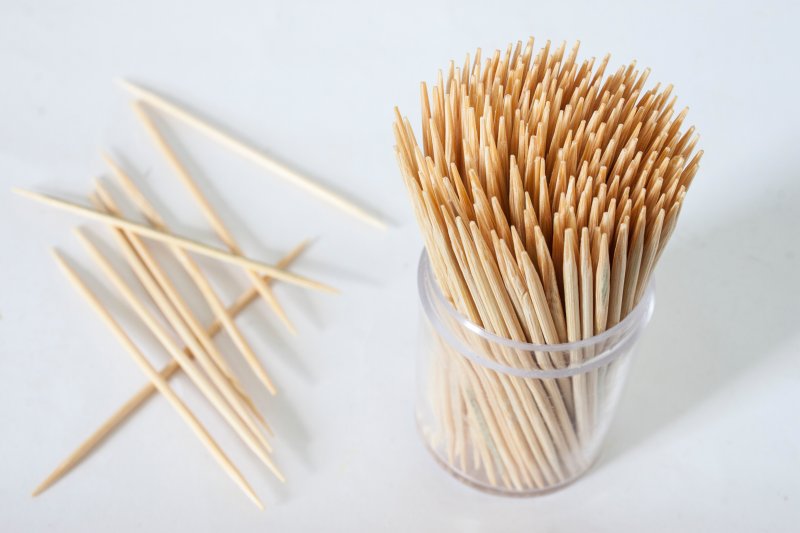 Is it Safe to Use Toothpicks? | Emergency Dentist | Daily Smiles MacArthur